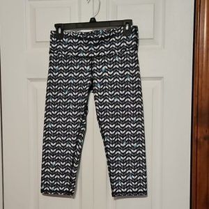 Ladies Alo Yoga Cropped Leggings Size Small